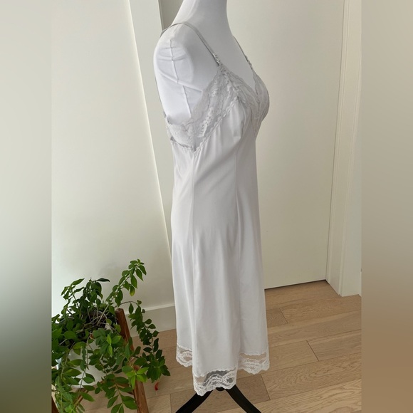 VINTAGE FRENCH MAID Light Grey Full Slip Adjustable Straps Lace Trim Feminine - Picture 5 of 16